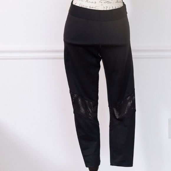 💖 2/$30 Forever 21 Womens black mesh cropped workout Athleisure leggings M - Picture 3 of 5